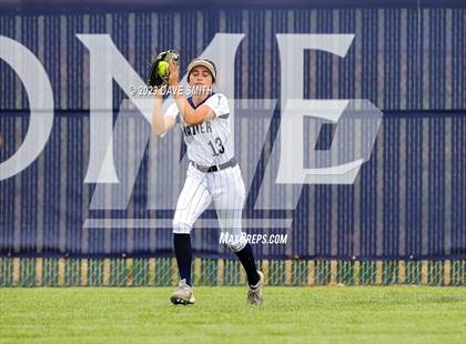 Thumbnail 2 in Indianola vs Xavier (Xavier Varsity Classic) photogallery.