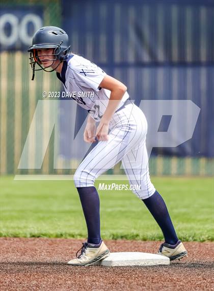 Thumbnail 1 in Indianola vs Xavier (Xavier Varsity Classic) photogallery.