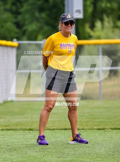 Thumbnail 2 in Indianola vs Xavier (Xavier Varsity Classic) photogallery.