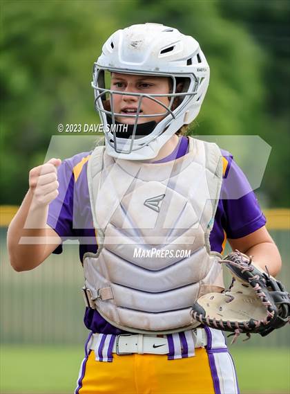Thumbnail 2 in Indianola vs Xavier (Xavier Varsity Classic) photogallery.