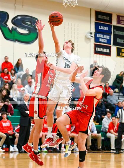 Thumbnail 2 in Regis Jesuit @ ThunderRidge photogallery.