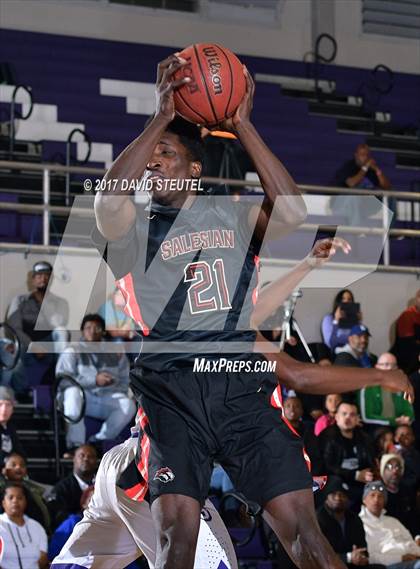 Thumbnail 1 in Salesian College Preparatory vs. Sacramento (St. Hope Elite Classic) photogallery.