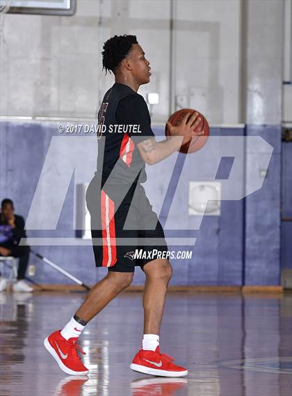 Thumbnail 1 in Salesian College Preparatory vs. Sacramento (St. Hope Elite Classic) photogallery.