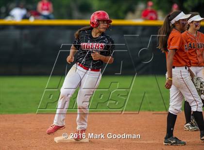 Thumbnail 1 in Katy vs. Alvin (UIL 6A Region 3 Playoff) photogallery.