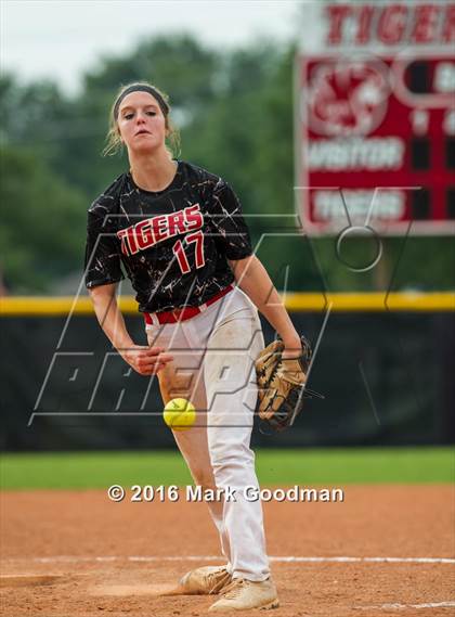 Thumbnail 2 in Katy vs. Alvin (UIL 6A Region 3 Playoff) photogallery.