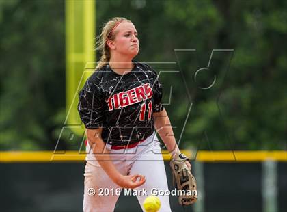 Thumbnail 3 in Katy vs. Alvin (UIL 6A Region 3 Playoff) photogallery.