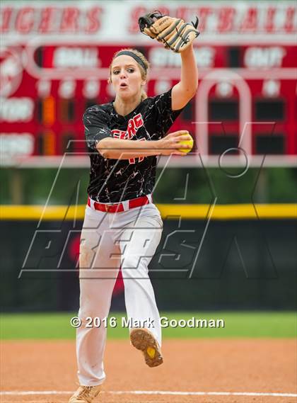 Thumbnail 1 in Katy vs. Alvin (UIL 6A Region 3 Playoff) photogallery.