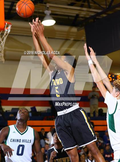 Thumbnail 1 in Chino Hills vs. Bishop O'Dowd (Tarkanian Classic) photogallery.