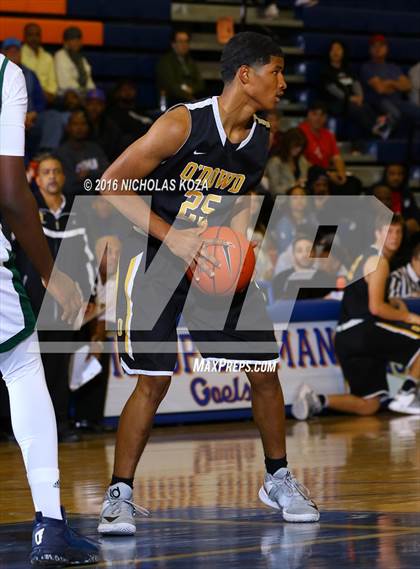 Thumbnail 2 in Chino Hills vs. Bishop O'Dowd (Tarkanian Classic) photogallery.