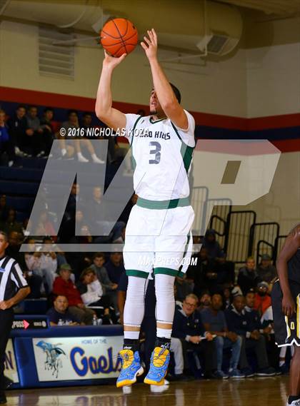 Thumbnail 2 in Chino Hills vs. Bishop O'Dowd (Tarkanian Classic) photogallery.
