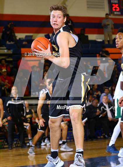Thumbnail 3 in Chino Hills vs. Bishop O'Dowd (Tarkanian Classic) photogallery.