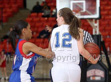 Thumbnail 1 in Duncanville vs. Summit (Texas 5A Region 1 Final) photogallery.