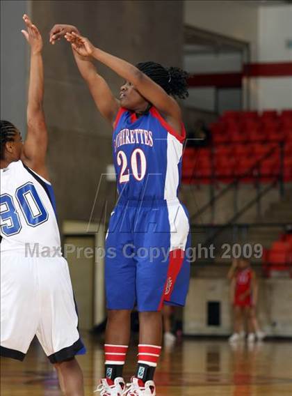 Thumbnail 3 in Duncanville vs. Summit (Texas 5A Region 1 Final) photogallery.