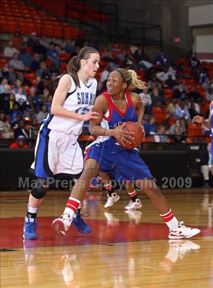 Thumbnail 2 in Duncanville vs. Summit (Texas 5A Region 1 Final) photogallery.