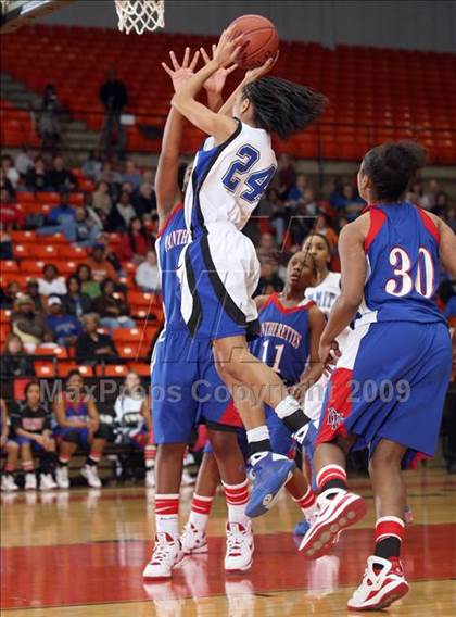 Thumbnail 3 in Duncanville vs. Summit (Texas 5A Region 1 Final) photogallery.