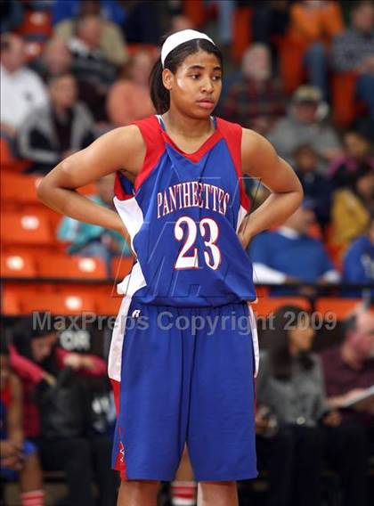 Thumbnail 3 in Duncanville vs. Summit (Texas 5A Region 1 Final) photogallery.