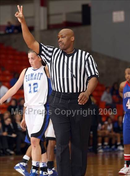 Thumbnail 1 in Duncanville vs. Summit (Texas 5A Region 1 Final) photogallery.
