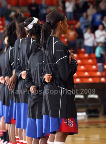 Thumbnail 1 in Duncanville vs. Summit (Texas 5A Region 1 Final) photogallery.