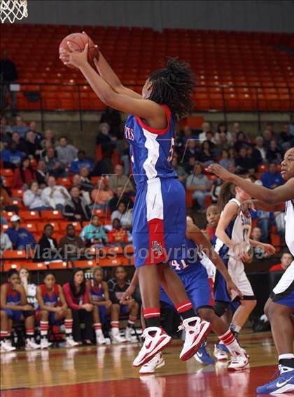 Thumbnail 3 in Duncanville vs. Summit (Texas 5A Region 1 Final) photogallery.