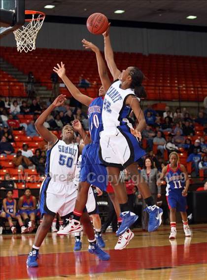 Thumbnail 2 in Duncanville vs. Summit (Texas 5A Region 1 Final) photogallery.