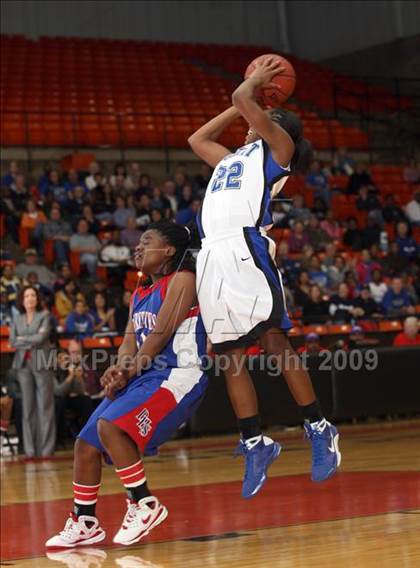 Thumbnail 2 in Duncanville vs. Summit (Texas 5A Region 1 Final) photogallery.