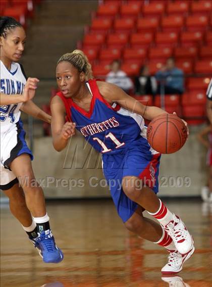Thumbnail 3 in Duncanville vs. Summit (Texas 5A Region 1 Final) photogallery.