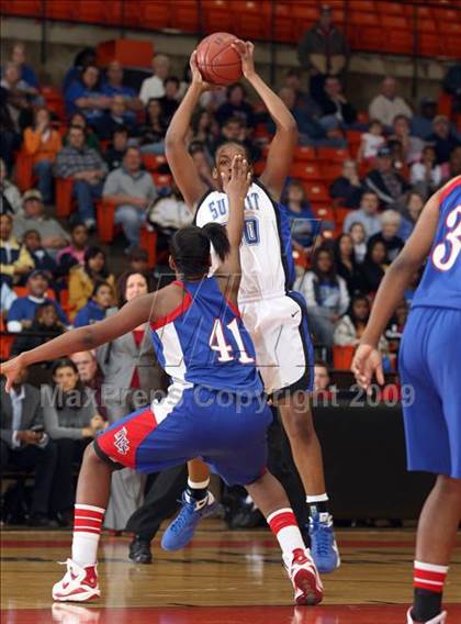 Thumbnail 3 in Duncanville vs. Summit (Texas 5A Region 1 Final) photogallery.