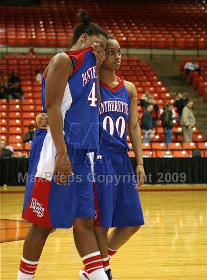 Thumbnail 3 in Duncanville vs. Summit (Texas 5A Region 1 Final) photogallery.