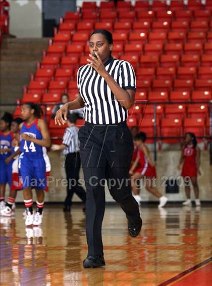 Thumbnail 3 in Duncanville vs. Summit (Texas 5A Region 1 Final) photogallery.