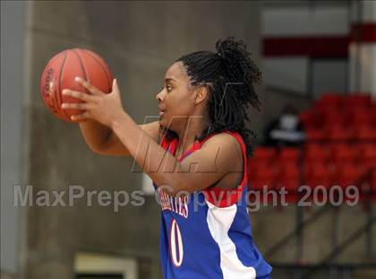 Thumbnail 1 in Duncanville vs. Summit (Texas 5A Region 1 Final) photogallery.