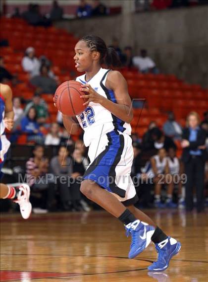 Thumbnail 3 in Duncanville vs. Summit (Texas 5A Region 1 Final) photogallery.