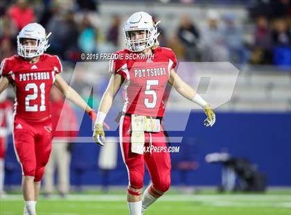 Thumbnail 1 in Kemp vs. Pottsboro (UIL 3A Division I Region II Bi-District) photogallery.