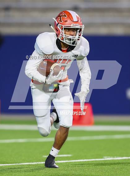 Thumbnail 2 in Kemp vs. Pottsboro (UIL 3A Division I Region II Bi-District) photogallery.