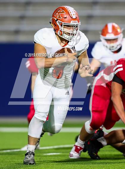 Thumbnail 3 in Kemp vs. Pottsboro (UIL 3A Division I Region II Bi-District) photogallery.