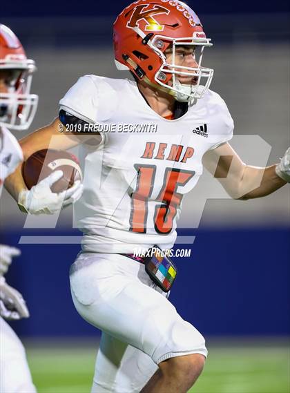 Thumbnail 3 in Kemp vs. Pottsboro (UIL 3A Division I Region II Bi-District) photogallery.