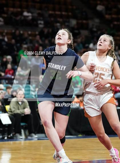 Thumbnail 3 in Mead VS Standley Lake (CHSAA 5A Great 8) photogallery.