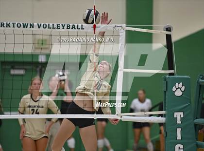 Thumbnail 1 in Shelbyville @ Yorktown photogallery.