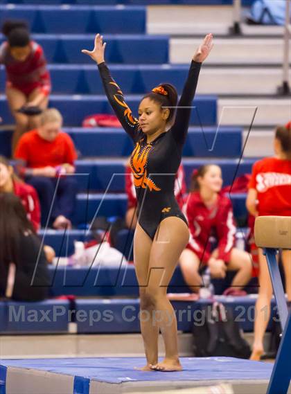 Thumbnail 2 in Multi-Team Meet @ Washington-Lee  photogallery.
