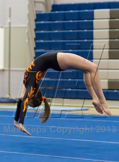 Thumbnail 2 in Multi-Team Meet @ Washington-Lee  photogallery.