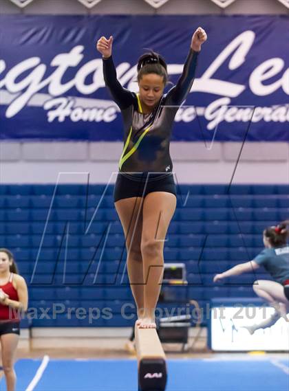 Thumbnail 3 in Multi-Team Meet @ Washington-Lee  photogallery.