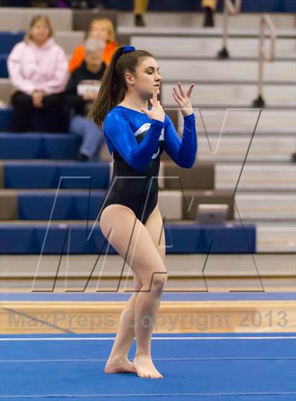 Thumbnail 2 in Multi-Team Meet @ Washington-Lee  photogallery.