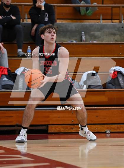 Thumbnail 3 in Lincoln vs. Archbishop Mitty (Torrey Pines Holiday Classic) photogallery.