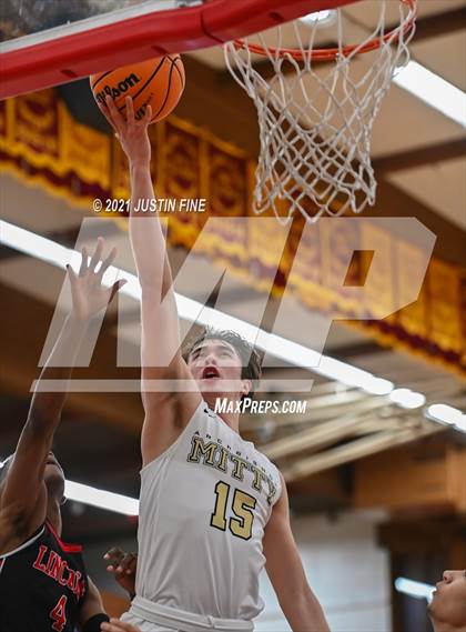 Thumbnail 3 in Lincoln vs. Archbishop Mitty (Torrey Pines Holiday Classic) photogallery.