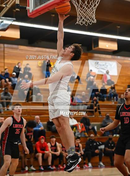 Thumbnail 2 in Lincoln vs. Archbishop Mitty (Torrey Pines Holiday Classic) photogallery.
