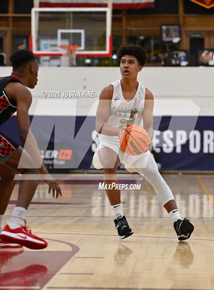 Thumbnail 1 in Lincoln vs. Archbishop Mitty (Torrey Pines Holiday Classic) photogallery.