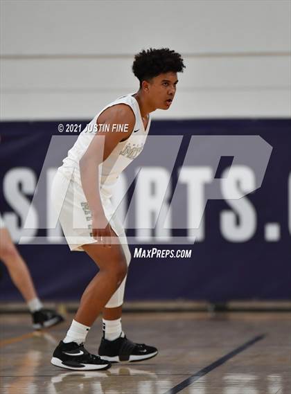 Thumbnail 2 in Lincoln vs. Archbishop Mitty (Torrey Pines Holiday Classic) photogallery.