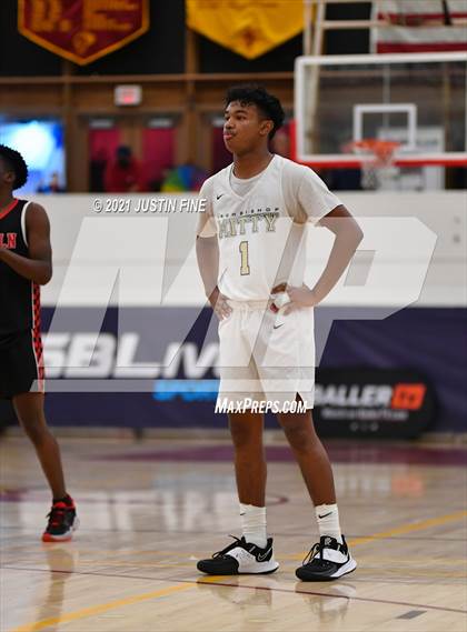 Thumbnail 3 in Lincoln vs. Archbishop Mitty (Torrey Pines Holiday Classic) photogallery.