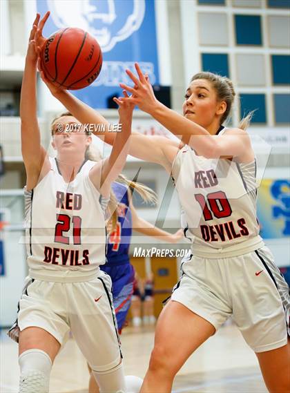 Thumbnail 2 in Timpview vs. Springville (UHSAA 4A Quarterfinal) photogallery.
