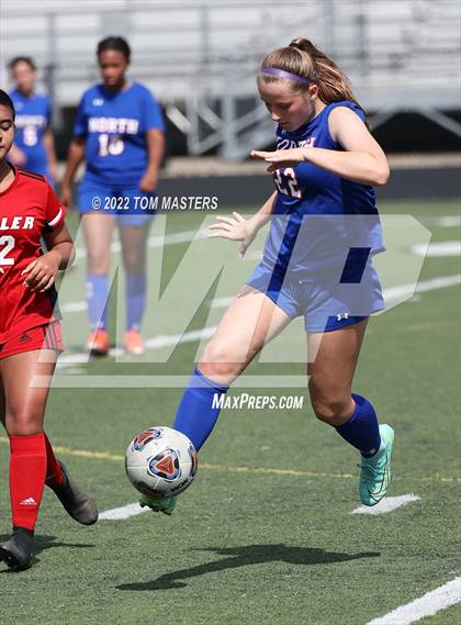 Thumbnail 3 in Butler vs. North Mecklenburg photogallery.