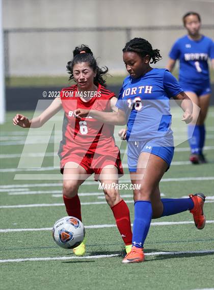 Thumbnail 2 in Butler vs. North Mecklenburg photogallery.